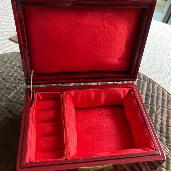 Red Wooden Jewelry Box,Inlaid Hancarved Jade, Brass hardware,Hinged, Silk Lining - Picture 8 of 9